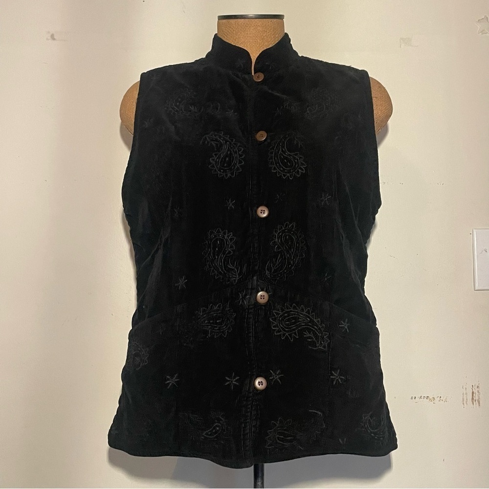 Eucalyptus women’s black quilted vest with design imprinted size small